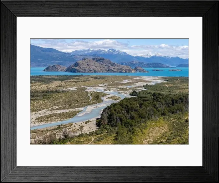 Framed Print : Turquoise creek flowing to the beautiful Lago General Carrera in southern Chile - Traveling the Carretera Austral Framed Print : Turquoise creek flowing to the beautiful Lago General Carrera in southern Chile - Traveling the Carretera Austral