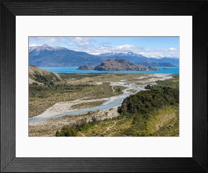 Framed Print : Turquoise creek flowing to the beautiful Lago General Carrera in southern Chile - Traveling the Carretera Austral Framed Print : Turquoise creek flowing to the beautiful Lago General Carrera in southern Chile - Traveling the Carretera Austral