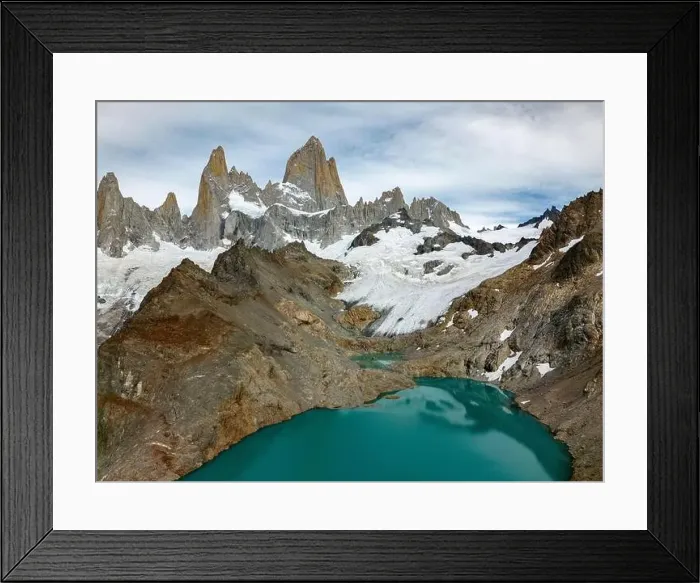 Framed Print : Aerial view of the stunning Laguna de los Tres with its turquoise waters surrounded by Mount Fitz Roy
