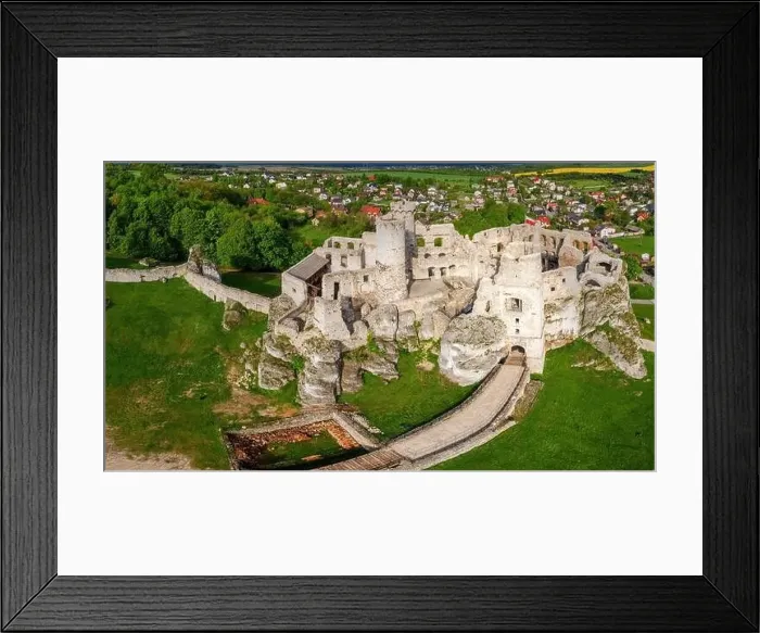 Framed Print : Trail of the Eagles Nests - Ogrodzieniec Castle in the village of Podzamcze Framed Print : Trail of the Eagles Nests - Ogrodzieniec Castle in the village of Podzamcze