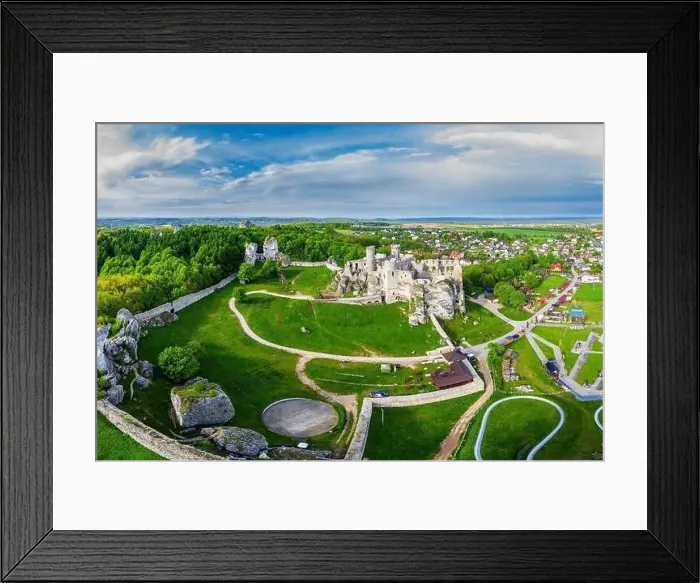 Framed Print : Trail of the Eagles Nests - Ogrodzieniec Castle in the village of Podzamcze Framed Print : Trail of the Eagles Nests - Ogrodzieniec Castle in the village of Podzamcze
