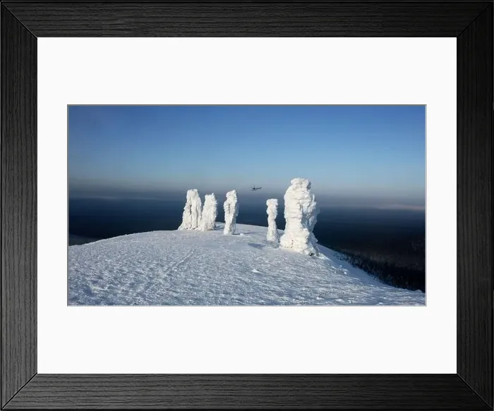 Framed Print : Bird's-eye view of the snowy mountains Framed Print : Bird's-eye view of the snowy mountains