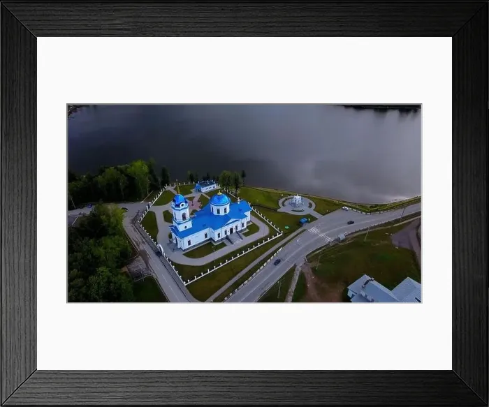 Framed Print : Summer view of the city with the river Framed Print : Summer view of the city with the river