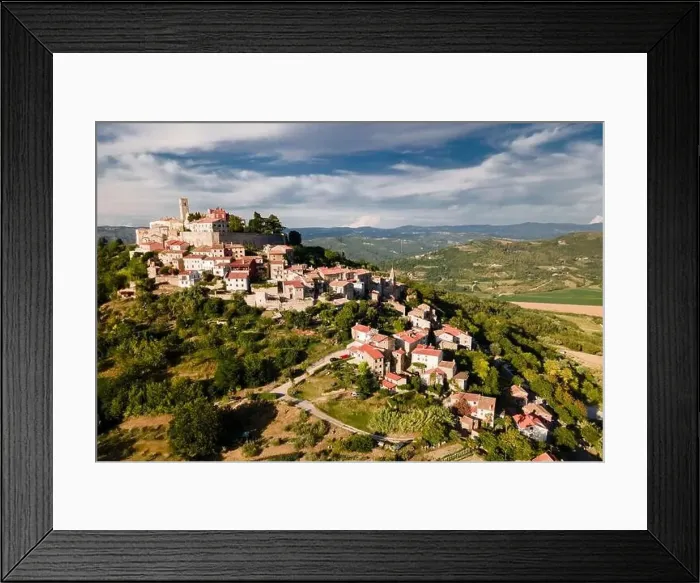 Framed Print : Aerial view of the ancient city of Motovun in summer Framed Print : Aerial view of the ancient city of Motovun in summer