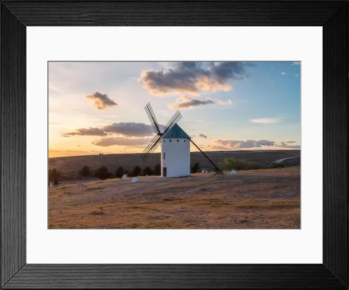 Framed Print : Sunset landscapes of Don Quixote windmills in Campo de Criptana, Toledo, Spain Framed Print : Sunset landscapes of Don Quixote windmills in Campo de Criptana, Toledo, Spain