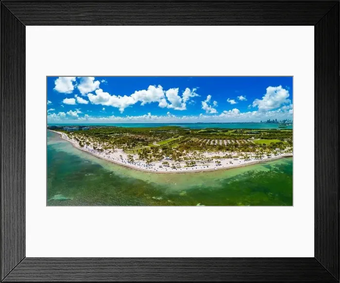 Framed Print : Beautiful Crandon Park beach in Key Biscayne in Miami, USA Framed Print : Beautiful Crandon Park beach in Key Biscayne in Miami, USA