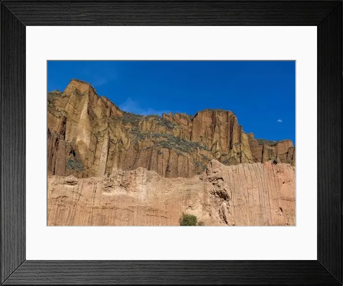 Framed Print : Exploring the beautiful Palca Canyon, a natural sight in the surroundings of La Paz, Bolivia - Traveling South America Framed Print : Exploring the beautiful Palca Canyon, a natural sight in the surroundings of La Paz, Bolivia - Traveling South America