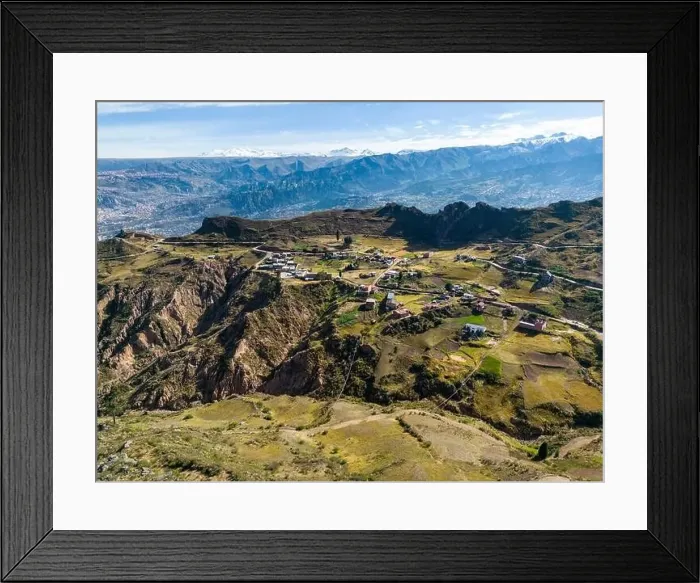 Framed Print : Aerial view from the impressive landmark Muela del Diablo down into the valley with the highest capital Framed Print : Aerial view from the impressive landmark Muela del Diablo down into the valley with the highest capital