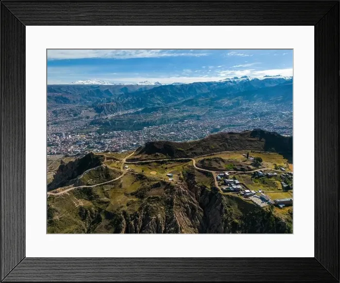 Framed Print : Aerial view from the impressive landmark Muela del Diablo down into the valley with the highest capital Framed Print : Aerial view from the impressive landmark Muela del Diablo down into the valley with the highest capital