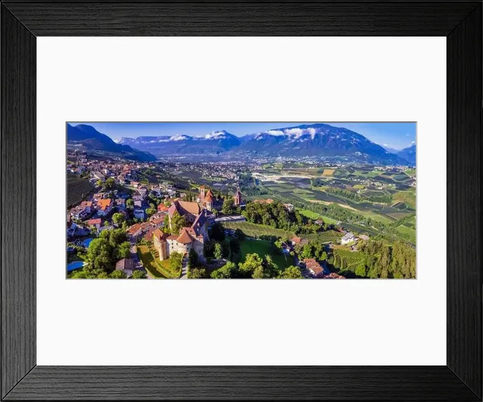 Framed Print : Tourism of northen Italy Framed Print : Tourism of northen Italy
