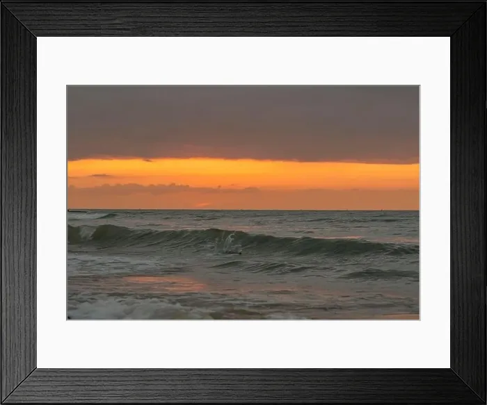 Framed Print : View of the sea from the beach at sunset Framed Print : View of the sea from the beach at sunset