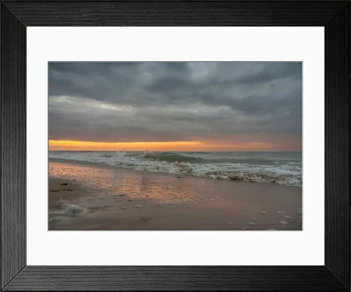 Framed Print : View of the sea from the beach at sunset Framed Print : View of the sea from the beach at sunset