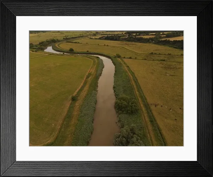 Framed Print : The River Arun, cutting through an agricultural floodplain, near Arundel, West Sussex Framed Print : The River Arun, cutting through an agricultural floodplain, near Arundel, West Sussex