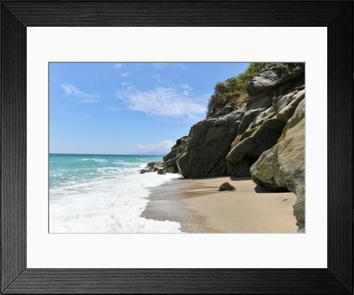 Framed Print : Beach of Los Naranjos in Santa Marta by Tayrona National Park in Colombia Framed Print : Beach of Los Naranjos in Santa Marta by Tayrona National Park in Colombia