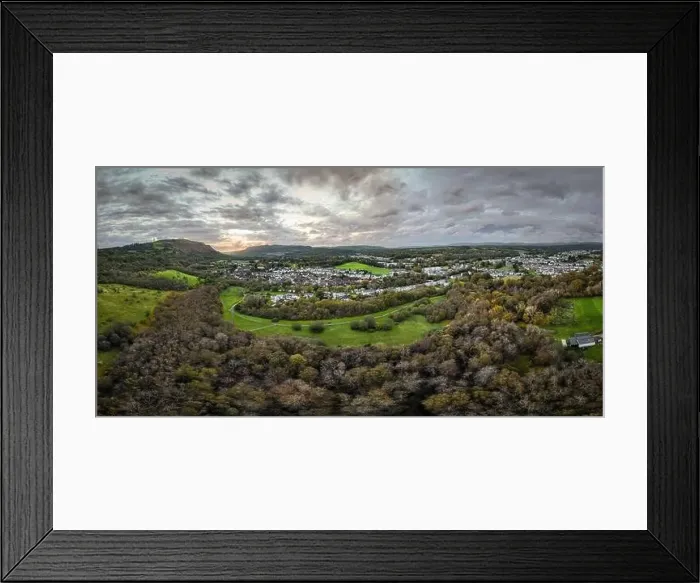 Framed Print : Editorial YSTRADGYNLAIS, UK - OCTOBER 23 Framed Print : Editorial YSTRADGYNLAIS, UK - OCTOBER 23
