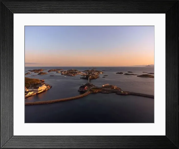 Framed Print : The small fishing town of Henningsvaer Framed Print : The small fishing town of Henningsvaer