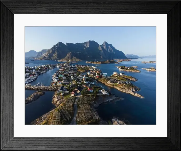 Framed Print : The small fishing town of Henningsvaer Framed Print : The small fishing town of Henningsvaer