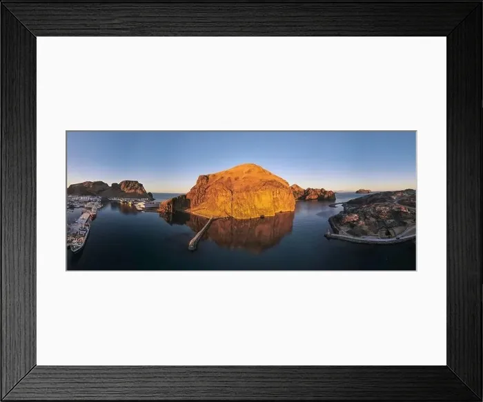 Framed Print : Heimaklettur Framed Print : Heimaklettur