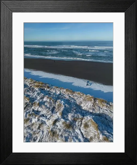 Framed Print : Southern Oregon beach covered in snow after a rare winter storm in February 2023 Framed Print : Southern Oregon beach covered in snow after a rare winter storm in February 2023