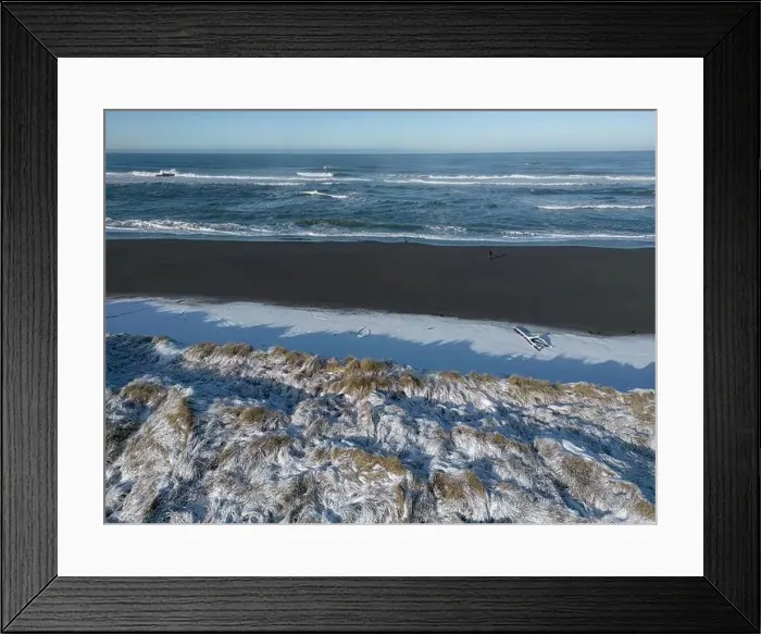 Framed Print : Southern Oregon beach covered in snow after a rare winter storm in February 2023 Framed Print : Southern Oregon beach covered in snow after a rare winter storm in February 2023