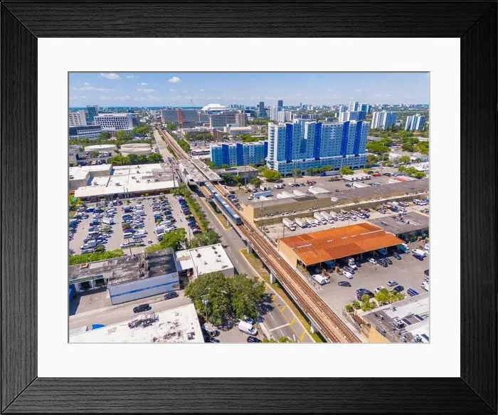 Framed Print : Aerial photo Miami Metrorail. Drone pov of a bisy city landscape Framed Print : Aerial photo Miami Metrorail. Drone pov of a bisy city landscape