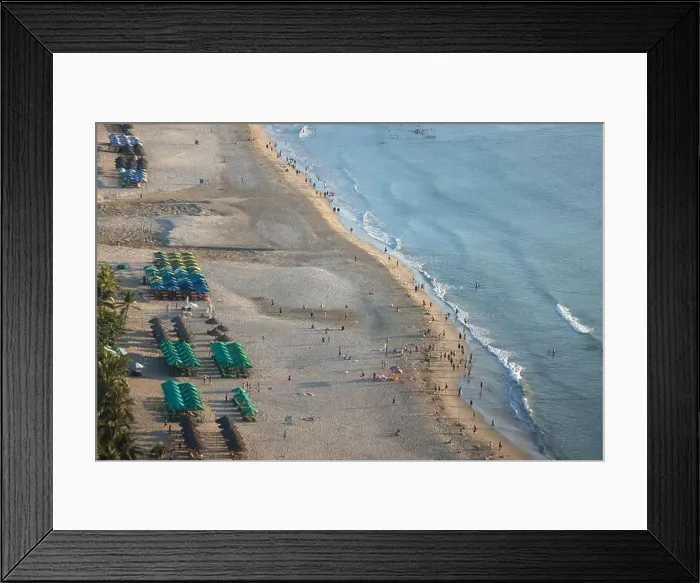 Framed Print : beach pavilion and My Khe beach in Da Nang, Vietnam Framed Print : beach pavilion and My Khe beach in Da Nang, Vietnam