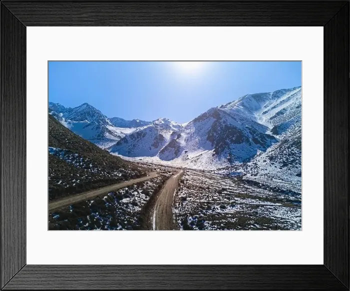Framed Print : Snow covered Andes mountains near Vallecitos, in Mendoza, Argentina, on a clear sunny day Framed Print : Snow covered Andes mountains near Vallecitos, in Mendoza, Argentina, on a clear sunny day