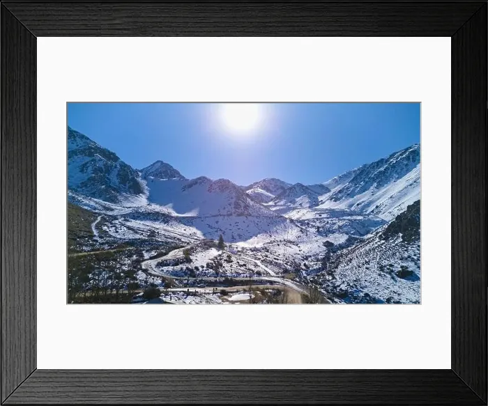 Framed Print : Snow covered Andes mountains near Vallecitos, in Mendoza, Argentina, on a clear sunny day Framed Print : Snow covered Andes mountains near Vallecitos, in Mendoza, Argentina, on a clear sunny day