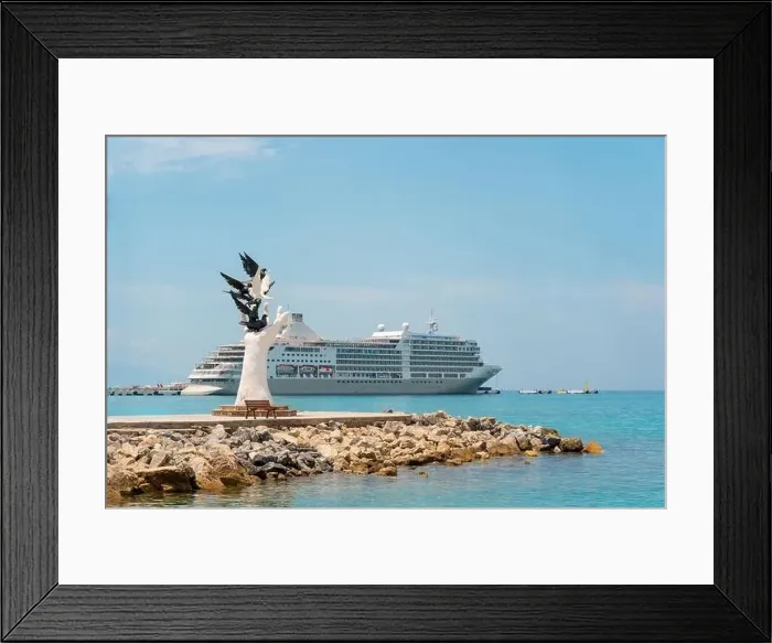 Framed Print : Aydin Kusadasi, Turkey - 4 July 2024: Hand of Peace Sculpture and cruise ship behind it in Kusadasi Aydin