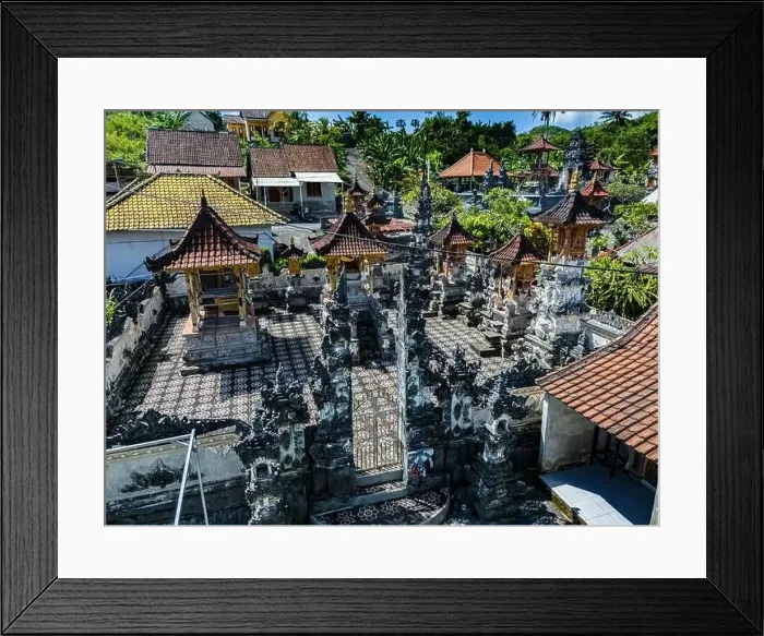 Framed Print : Aerial view of a small village in Tanglad, Nusa Penida, Klungkung Regency, Indonezja Framed Print : Aerial view of a small village in Tanglad, Nusa Penida, Klungkung Regency, Indonezja
