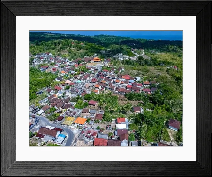 Framed Print : Aerial view of a small village in Tanglad, Nusa Penida, Klungkung Regency, Indonezja Framed Print : Aerial view of a small village in Tanglad, Nusa Penida, Klungkung Regency, Indonezja