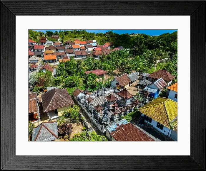 Framed Print : Aerial view of a small village in Tanglad, Nusa Penida, Klungkung Regency, Indonezja Framed Print : Aerial view of a small village in Tanglad, Nusa Penida, Klungkung Regency, Indonezja