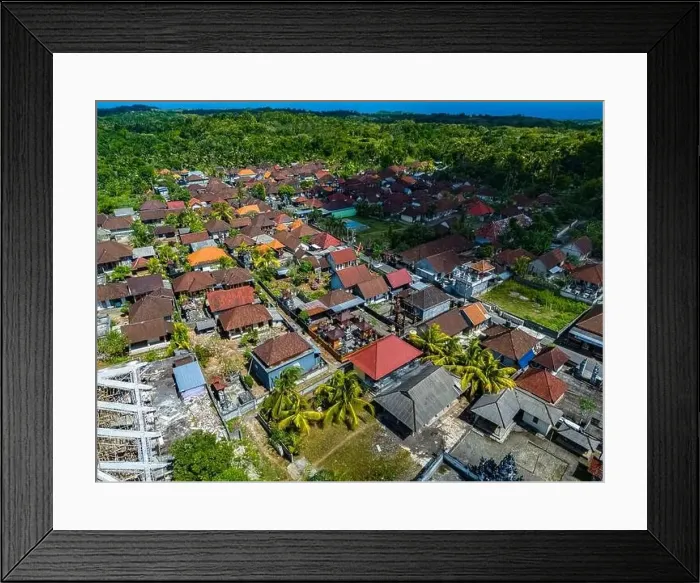 Framed Print : Aerial view of a small village in Tanglad, Nusa Penida, Klungkung Regency, Indonezja Framed Print : Aerial view of a small village in Tanglad, Nusa Penida, Klungkung Regency, Indonezja