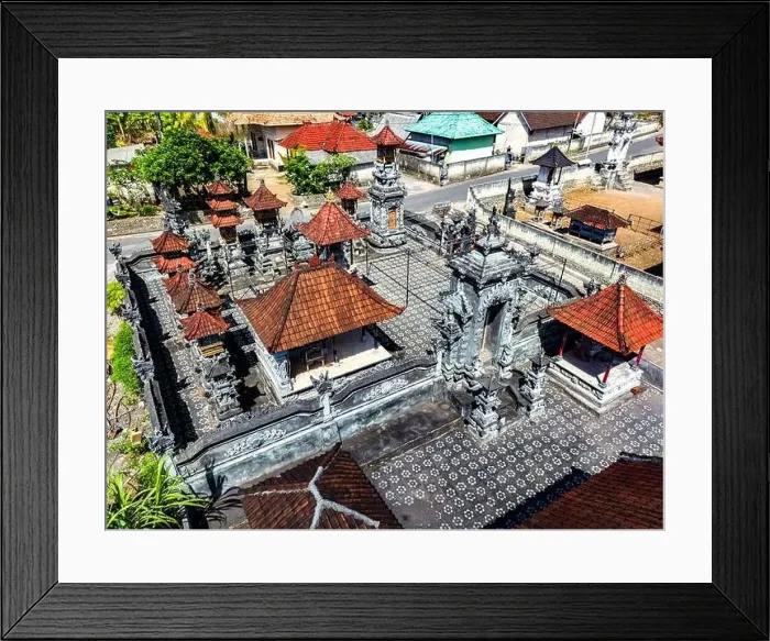 Framed Print : Aerial view of a small village in Tanglad, Nusa Penida, Klungkung Regency, Indonezja Framed Print : Aerial view of a small village in Tanglad, Nusa Penida, Klungkung Regency, Indonezja