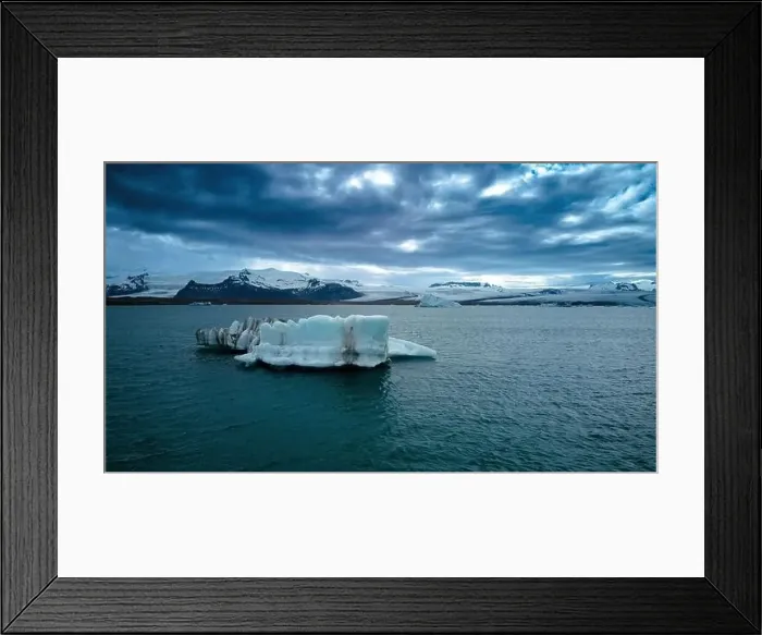 Framed Print : glacier in Iceland, Hvannadalshnukur, drone photo Framed Print : glacier in Iceland, Hvannadalshnukur, drone photo