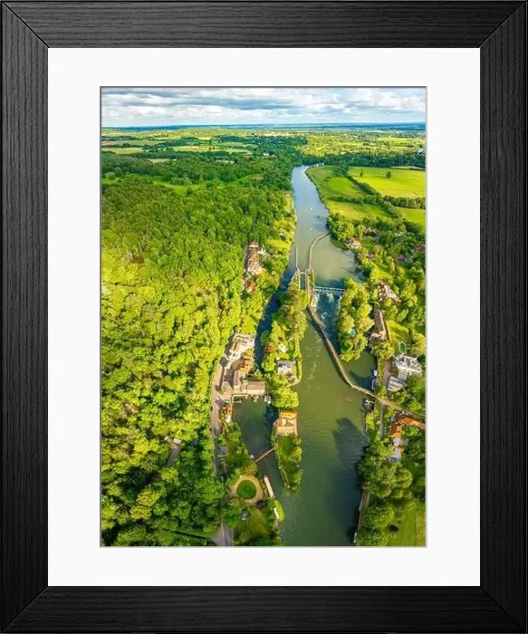 Framed Print : View of Henley-on-Thames, a town and civil parish on the River Thames in Oxfordshire, England, UK Framed Print : View of Henley-on-Thames, a town and civil parish on the River Thames in Oxfordshire, England, UK