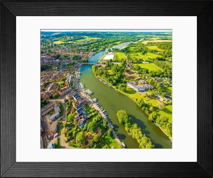 Framed Print : View of Henley-on-Thames, a town and civil parish on the River Thames in Oxfordshire, England, UK Framed Print : View of Henley-on-Thames, a town and civil parish on the River Thames in Oxfordshire, England, UK