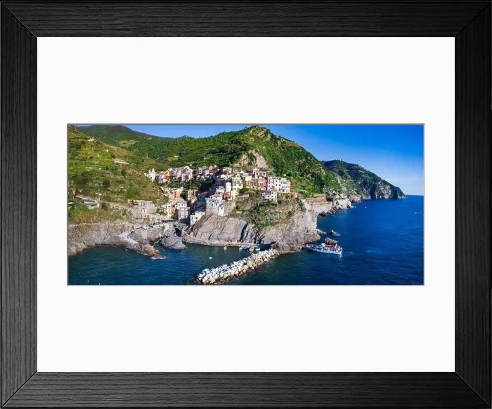 Framed Print : Italy, Cinque terre famous national park of traditional fishing villages Framed Print : Italy, Cinque terre famous national park of traditional fishing villages