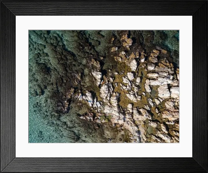 Framed Print : Reefs at the middle of the sea from the top, photo shoot from a drone in a sunny day Framed Print : Reefs at the middle of the sea from the top, photo shoot from a drone in a sunny day