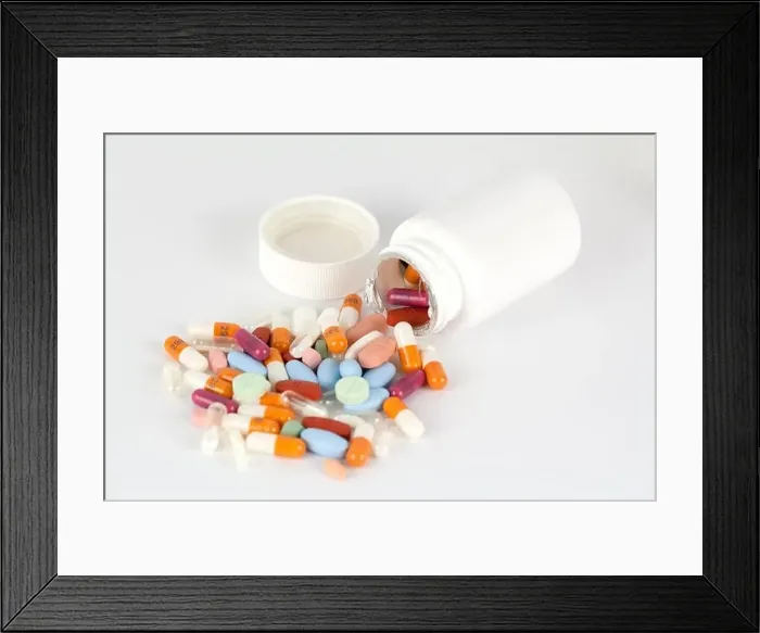 Framed Print : tabletten medikamente pillen medikament pille tablette apotheke gesundheit medizin medizinisch pharma pharmazie Framed Print : tabletten medikamente pillen medikament pille tablette apotheke gesundheit medizin medizinisch pharma pharmazie
