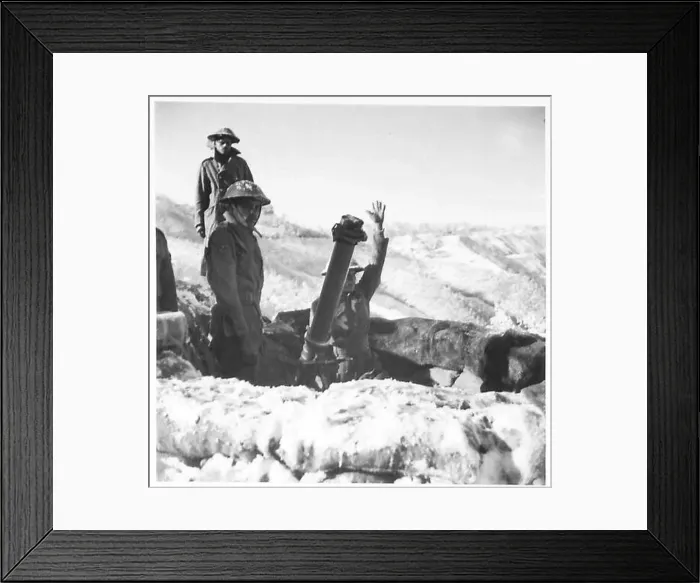Framed Print : FIFTH ARMY : VARIOUS - Indian 4.2-inch Mortar crews in action (5 / 5 Royal Mahratta, M.G. Btn.), British Army Framed Print : FIFTH ARMY : VARIOUS - Indian 4.2-inch Mortar crews in action (5 / 5 Royal Mahratta, M.G. Btn.), British Army