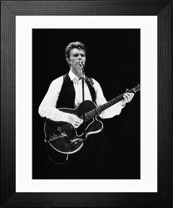 Framed Print : David Bowie in concert on the Sound & Vision Tour in 1990 Italy Framed Print : David Bowie in concert on the Sound & Vision Tour in 1990 Italy