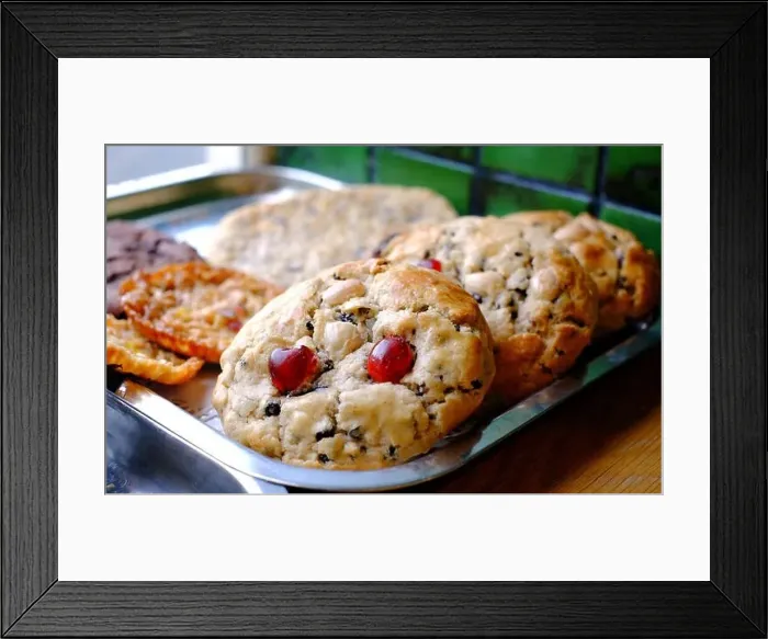 Framed Print : Chubby Hunter cakes (the equivalent of Fat Rascals) at Hunters deli, Helmsley, North Yorkshire © Clare Hargreaves Framed Print : Chubby Hunter cakes (the equivalent of Fat Rascals) at Hunters deli, Helmsley, North Yorkshire © Clare Hargreaves