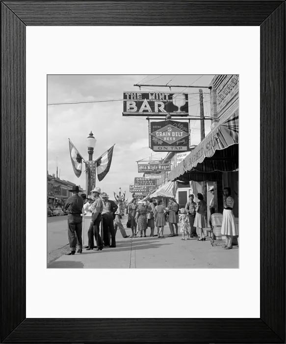 Framed Print : Street Scene, Main Street, Sheridan, Wyoming, USA, Marion Post Wolcott for Farm Security Administration, July 1941 Framed Print : Street Scene, Main Street, Sheridan, Wyoming, USA, Marion Post Wolcott for Farm Security Administration, July 1941