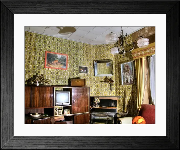 Framed Print : BELGIUM: FLASHBACK photos show this home where time has stood still since the 1960's when it was mysteriously abandoned Framed Print : BELGIUM: FLASHBACK photos show this home where time has stood still since the 1960's when it was mysteriously abandoned