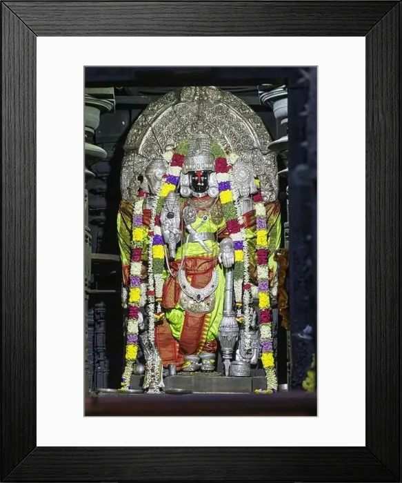 Framed Print : India, Karnataka, Belur, Chennakeshava temple, Keshava statue Framed Print : India, Karnataka, Belur, Chennakeshava temple, Keshava statue