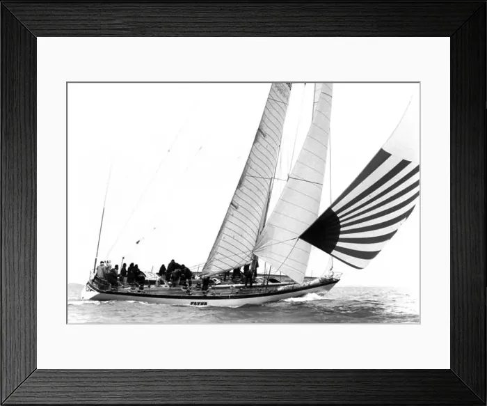 Framed Print : AJAXNETPHOTO. 23RD JULY, 1981. THE SOLENT Framed Print : AJAXNETPHOTO. 23RD JULY, 1981. THE SOLENT