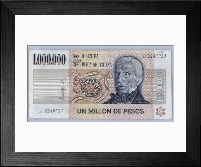 Framed Print : BILLETE DE UN MILLON DE PESOS ARGENTINOS - ANVERSO. SAN MARTIN JOSE GENERAL Framed Print : BILLETE DE UN MILLON DE PESOS ARGENTINOS - ANVERSO. SAN MARTIN JOSE GENERAL