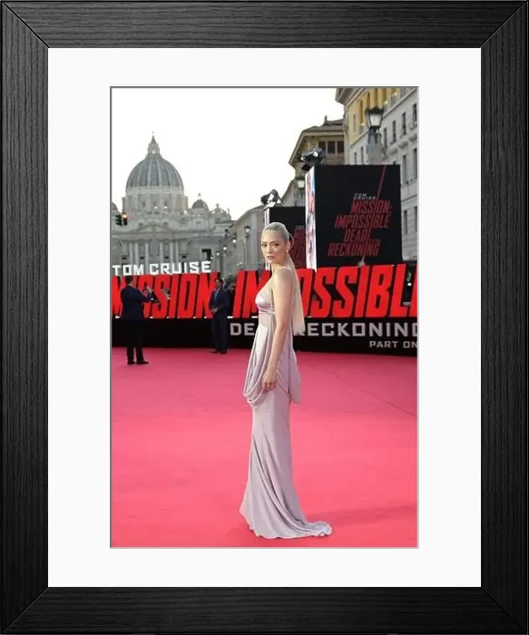 Framed Print : Pom Klementieff bei der Premiere des Kinofilms Mission Framed Print : Pom Klementieff bei der Premiere des Kinofilms Mission