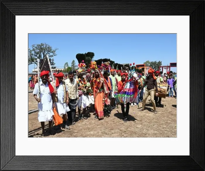 Framed Print : Adivasi tribal men, faces and bodies decorated Framed Print : Adivasi tribal men, faces and bodies decorated